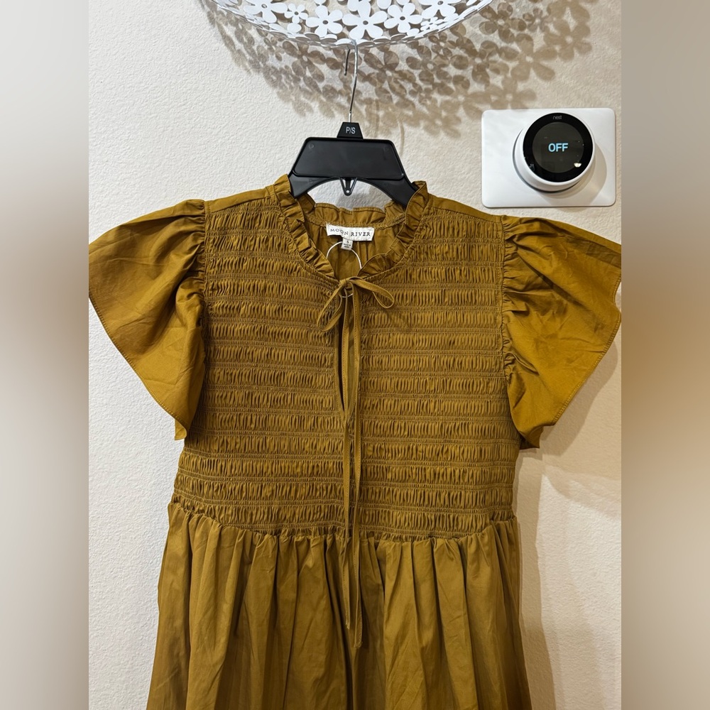 Moon River Smocked Tiered Midi Dress Size Small - Picture 3 of 7